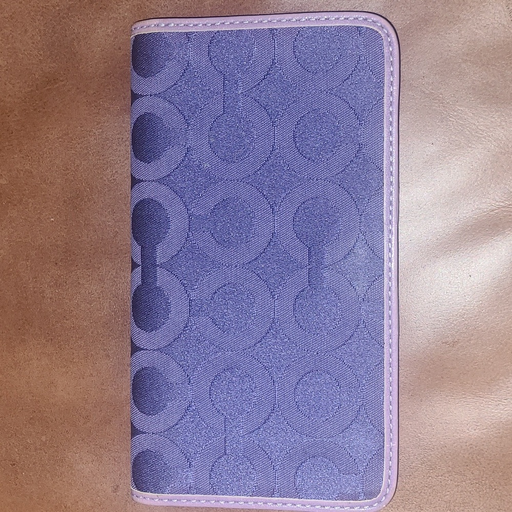 💜Excellent Coach Checkbook Slipcover Wallet in Optic Print 💜